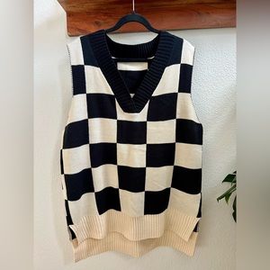 Women's Oversized V Neck Knit Sweater Vest, Black & White Checkered, Size XL